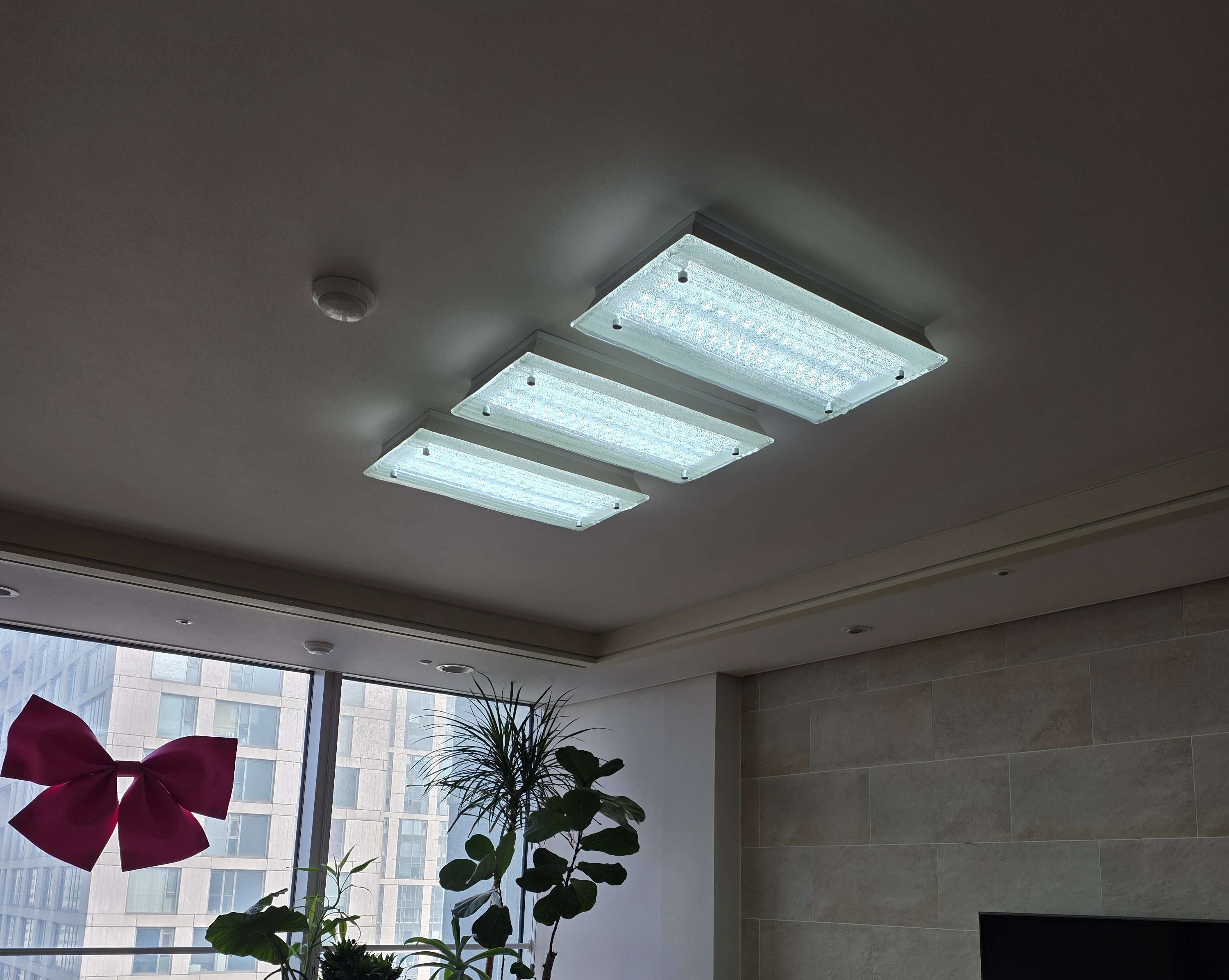 거실 LED 리폼 설치 후